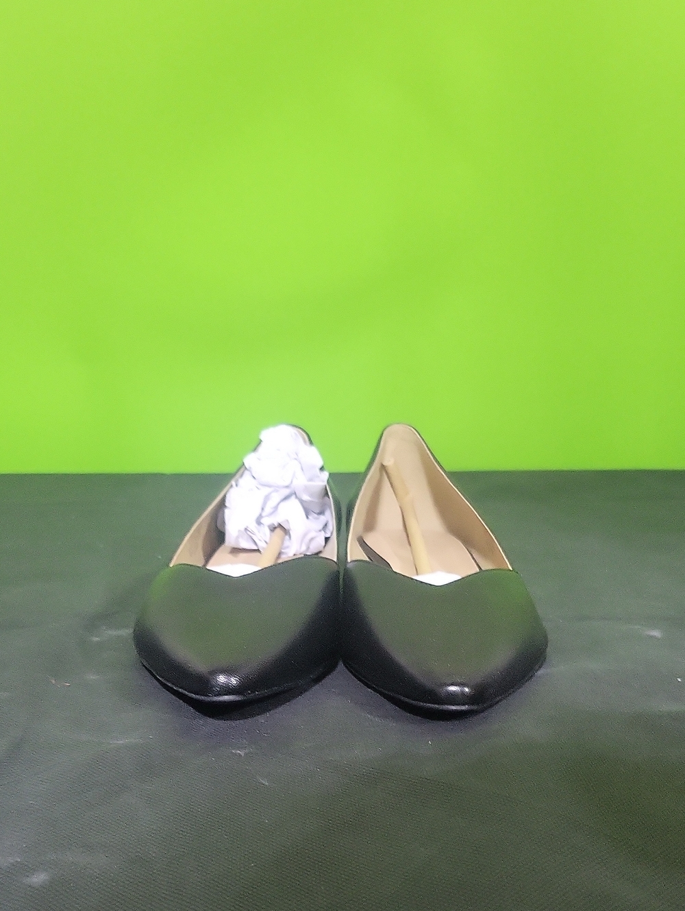 Naturalizer pointed-toe black leather flats Size 10.5